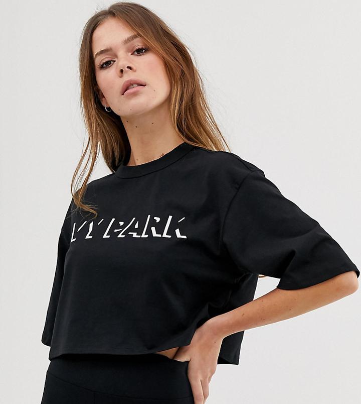 Ivy Park Logo Crop T-shirt In Black - Black
