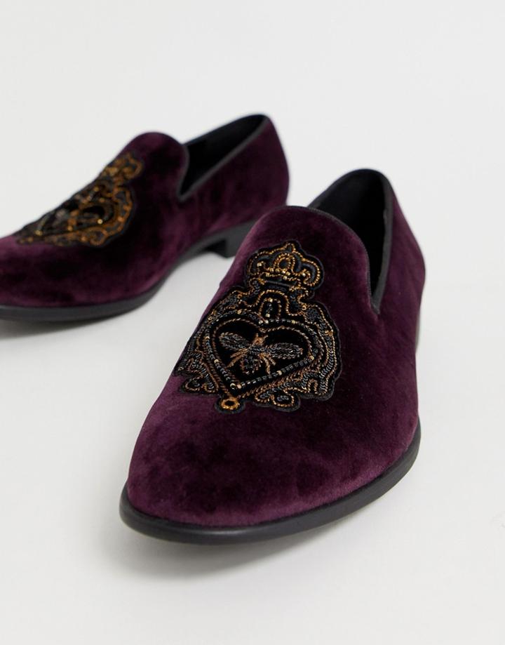 Asos Design Loafers In Burgundy Velvet With Badge - Red