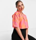 Fila Swirl Print Cropped Shirt In Pink