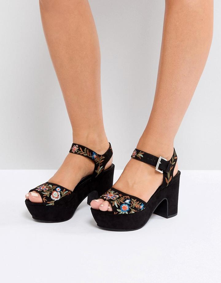 Steve Madden Bonnie Embroidered Sandal - Black