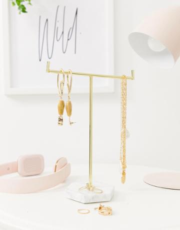 Candlelight Marble Jewelry Stand - Gold