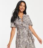 River Island Petite Short Sleeve Floral Print Wrap Dress In White