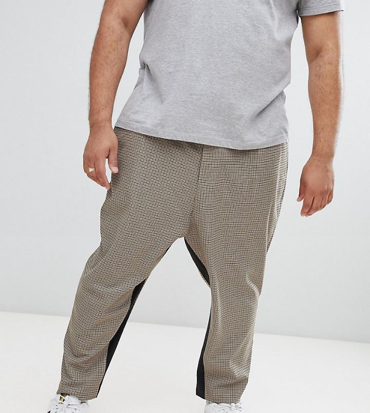 Asos Design Plus Drop Crotch Tapered Smart Trouser In Camel Micro Check With Insert Stripe - Beige