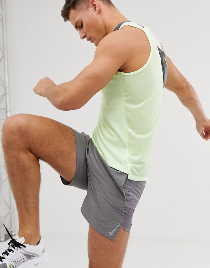 Nike Running Challenger 7 Inch Shorts In Gray