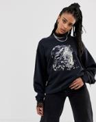 Sacred Hawk Oversized Sweatshirt With Wolf Motif - Black