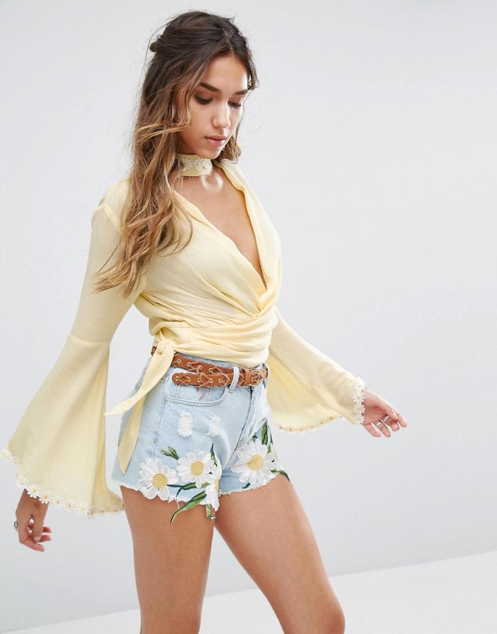 Kiss The Sky Crop Top With Flared Sleeves And Daisy Chain Choker Detail - Yellow