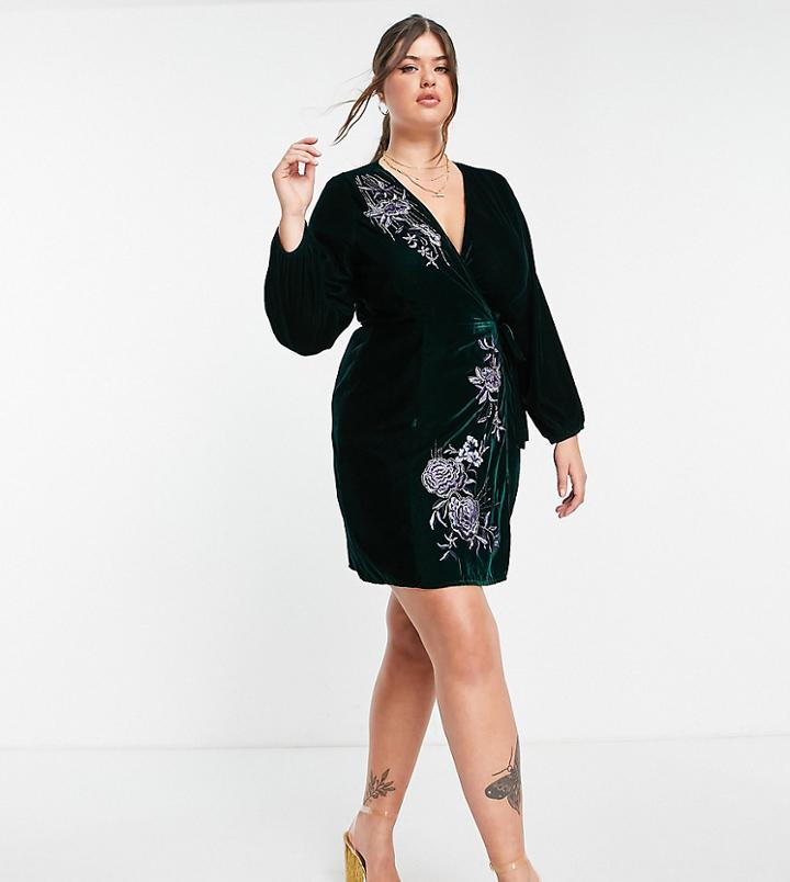 Hope & Ivy Plus Embroidered Velvet Wrap Mini Dress In Forest Green