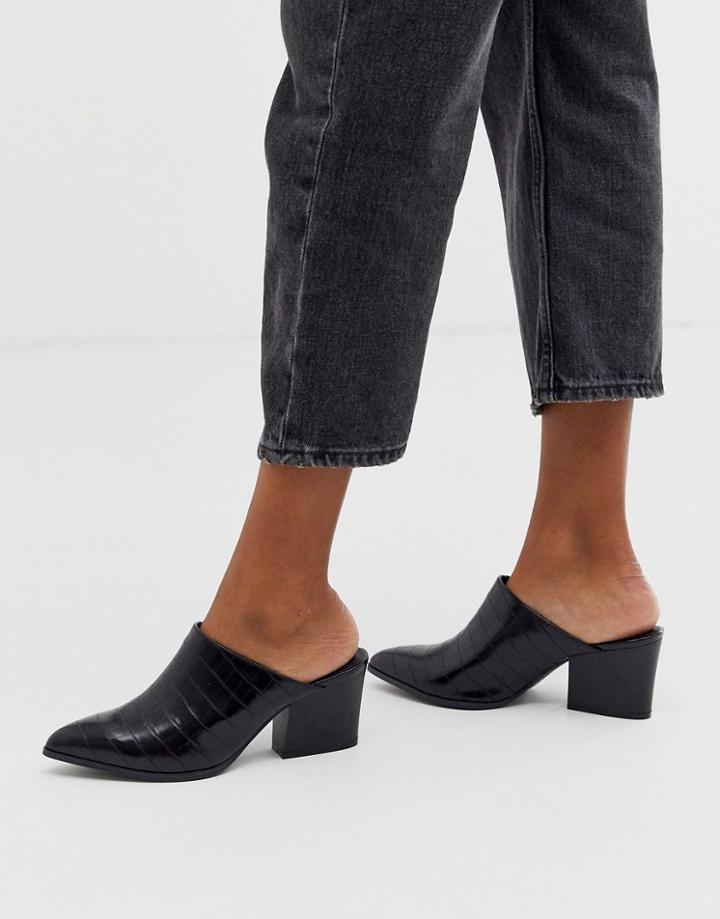 Qupid Pointed Heeled Mule In Black Croc