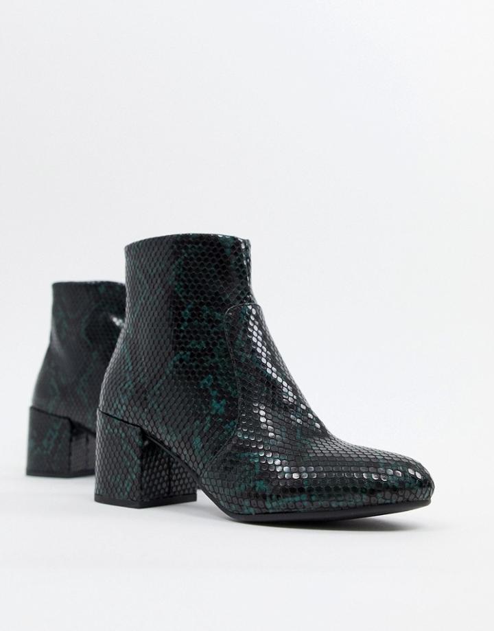 New Look Snake Effect Block Heel Boot - Green