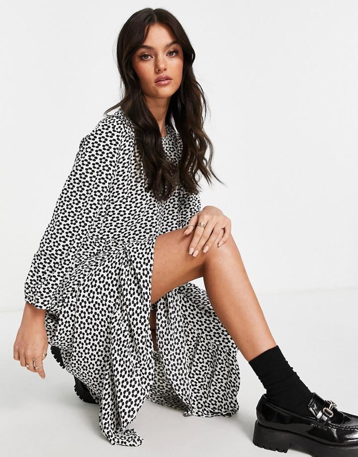 Glamorous Midaxi Smock Dress With Pleated Hem In Bubble Daisy Print-white