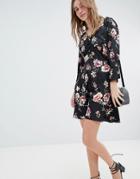 Influence Rouleaux Loop And Button Detail Dress In Floral Print - Black