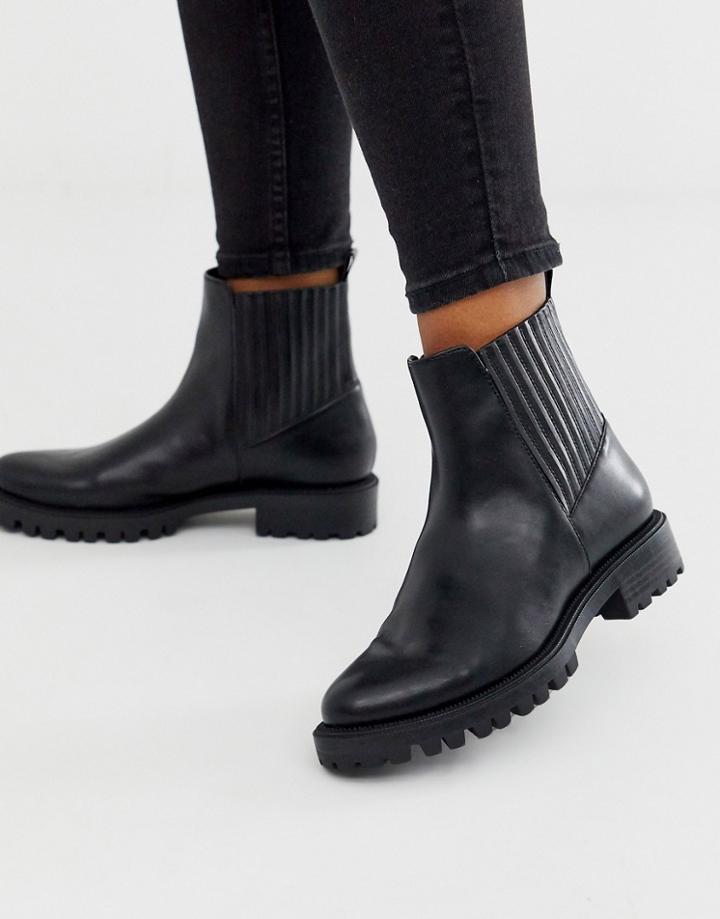 Stradivarius Str Elastic Side Chelsea Boot In Black