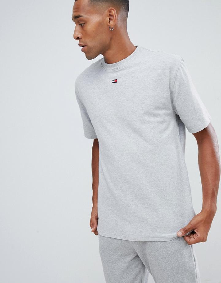 Tommy Hilfiger Crew Neck T-shirt With Small Chest Flag Logo In Gray - Gray