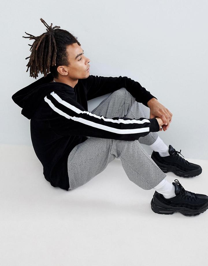 Mennace Hoodie In Black Velour With White Side Stripe - Black