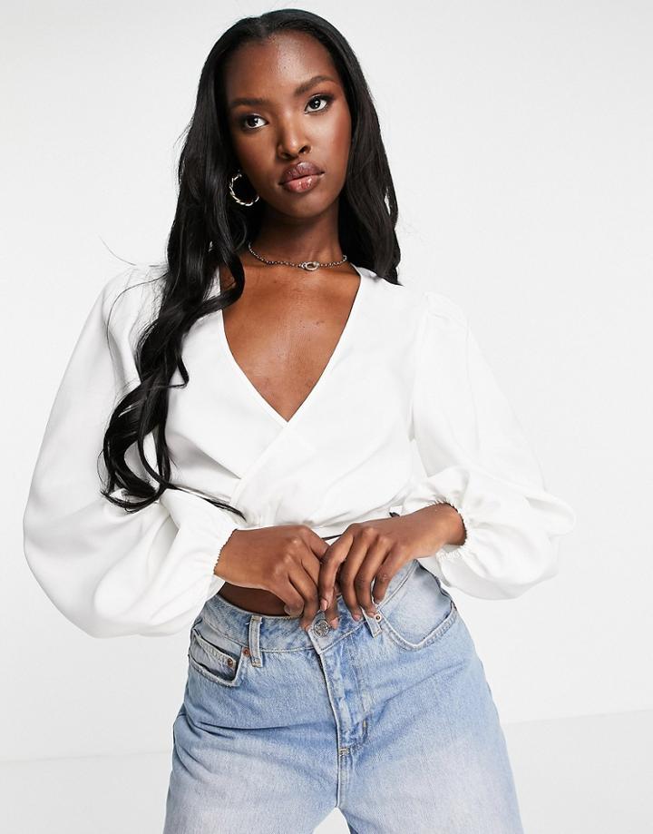Aria Cove Plunge Front Strappy Crop Top In Ivory-white