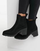 Qupid Heeled Chelsea Boots In Black