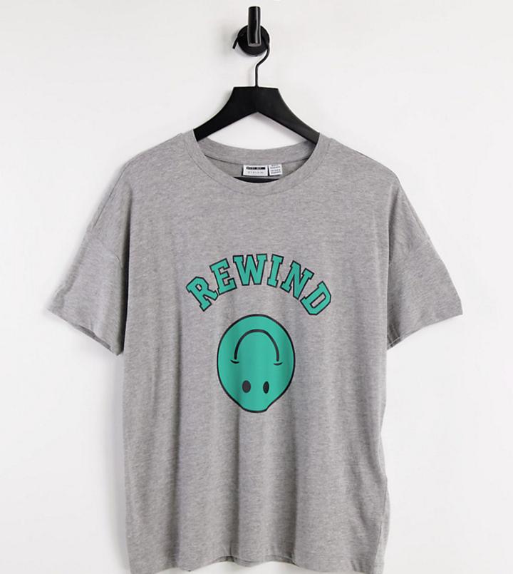 Noisy May Petite Exclusive Oversized T-shirt With Smiling Graphic In Light Gray-grey