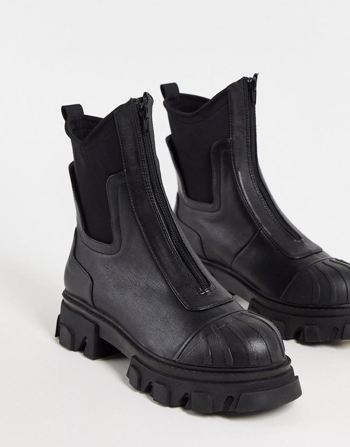 Public Desire Man Conan Toe Cap Zip Chelsea Boots In Black