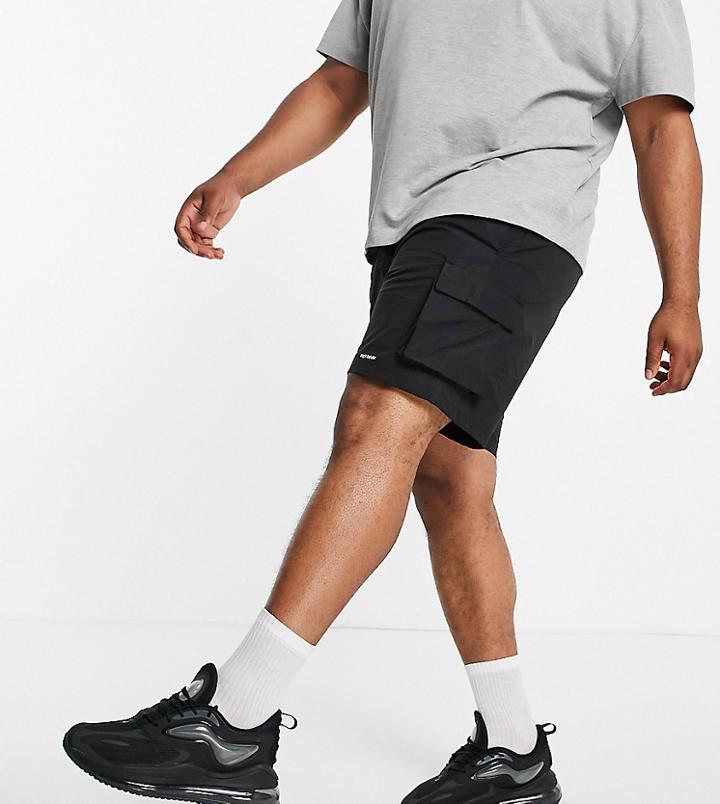 Night Addict Plus Cargo Pockets Shorts In Black