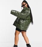 Collusion Plus Puffer Jacket In High Shine Snake In Green