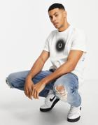 Fred Perry Ombre Wreath Logo T-shirt In White