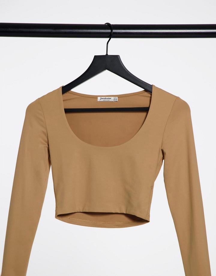 Stradivarius Scoop Neck Long Sleeve Crop Top In Beige-neutral