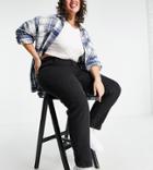 Cotton: On Curve Mom Jeans In Black