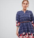 Yumi Petite Belted Dress With 3/4 Sleeves In Rose Border Print - Navy