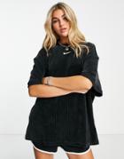 Nike Velour T-shirt In Black