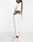 Nike Femme Pack Cuffed Sweatpants In White Suit 17