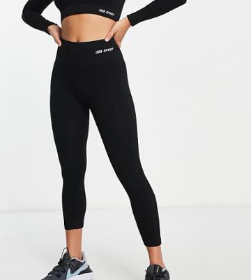 Urban Threads Petite Seamless Gym Leggings In Black