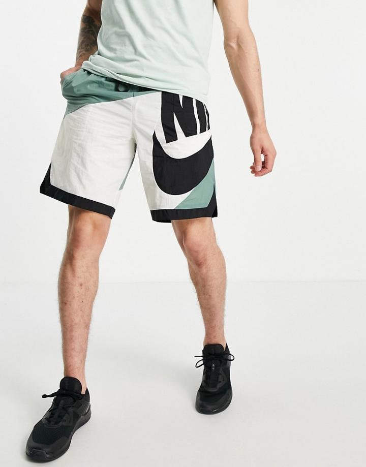 Nike Basketball Throwback Futura Shorts In Green And White-multi
