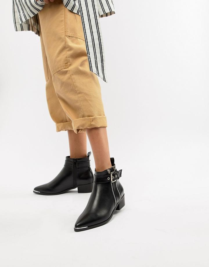 Truffle Collection Pointed Flat Ankle Boots - Black