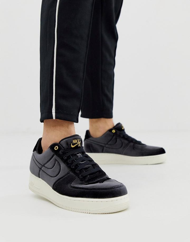 Nike Air Force 1 '07 Sneakers In Black Velvet