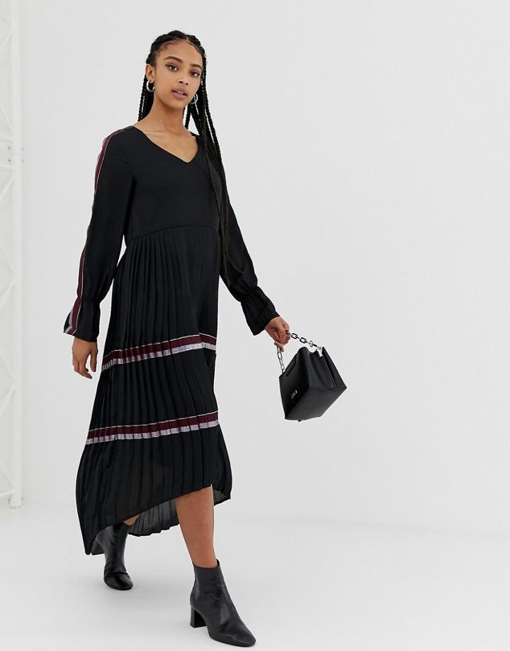 Amy Lynn Bell Sleeve Midi Dress With Pleated Skirt - Black