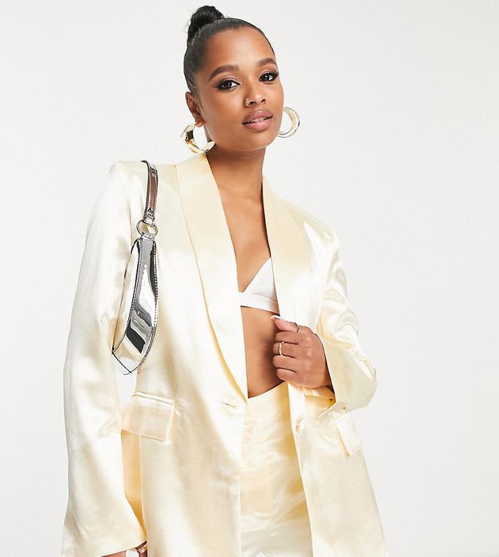 Liquorish Petite Satin Structured Blazer In White - Part Of A Set