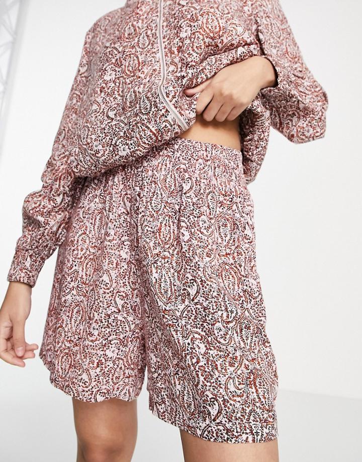 Vero Moda Aware Short In Paisley Print - Part Of A Set-multi