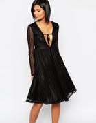 Daisy Street Skater Dress In Lace With Plunge Neck - Black