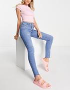 Levi's 501 Crop Jeans In Blue