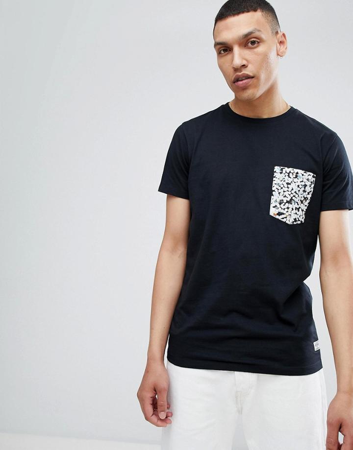 Lindbergh T-shirt With Contrast Pocket In Black - Black