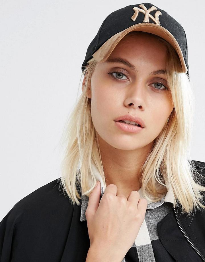 New Era 9 Forty Cap In Black With Contrast Suede Peak - Black