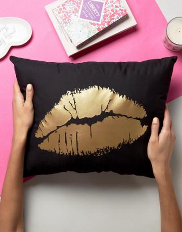 Crazy Haute Lips Cushion - Black