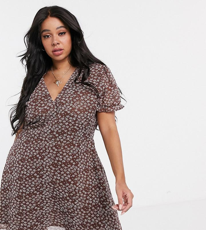 Daisy Street Plus Short Sleeve Mini Skater Dress In Ditsy Floral