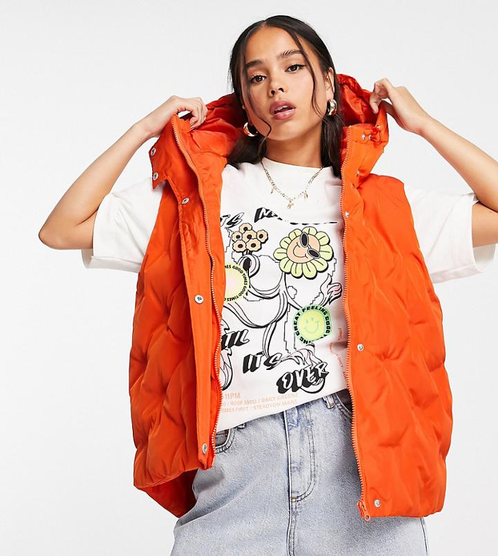 Collusion Sleeveless Puffer Vest With Submarine Hood And Cocoon Back In Red Nylon