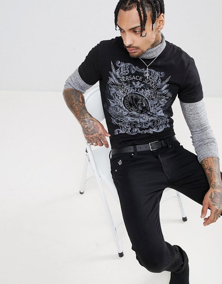 Versace Jeans T-shrt In Black With Baroque Print - Black