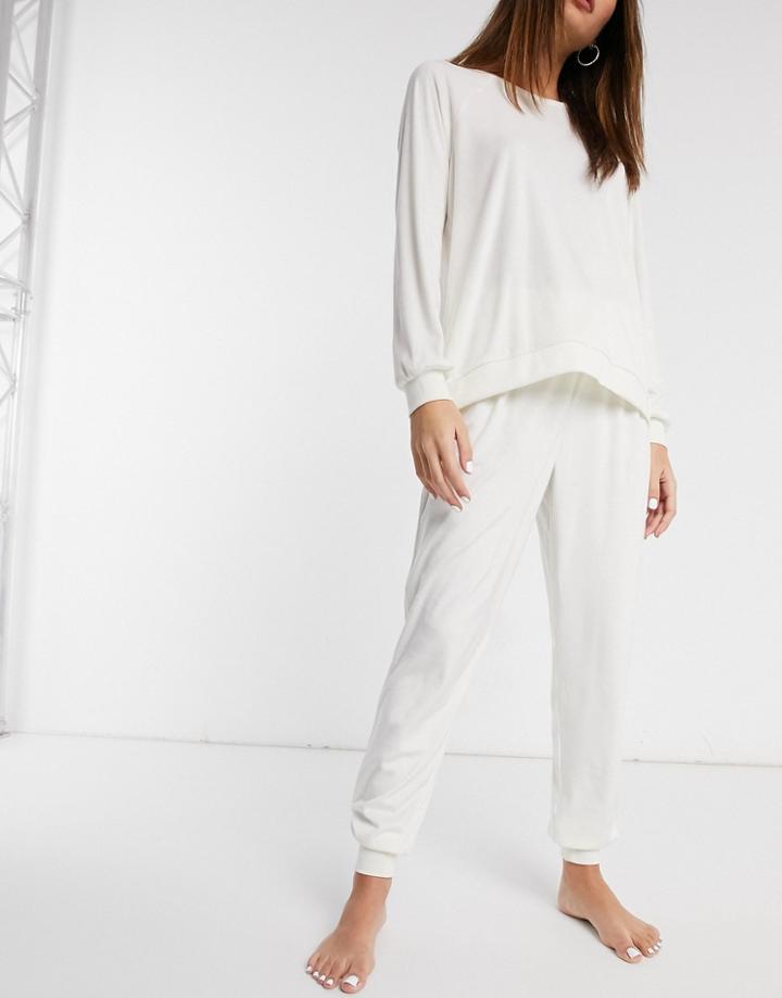 Chelsea Peers Recycled Poly Super Soft Fleece Lounge Sweatshirt And Sweatpants Set In Cream-white