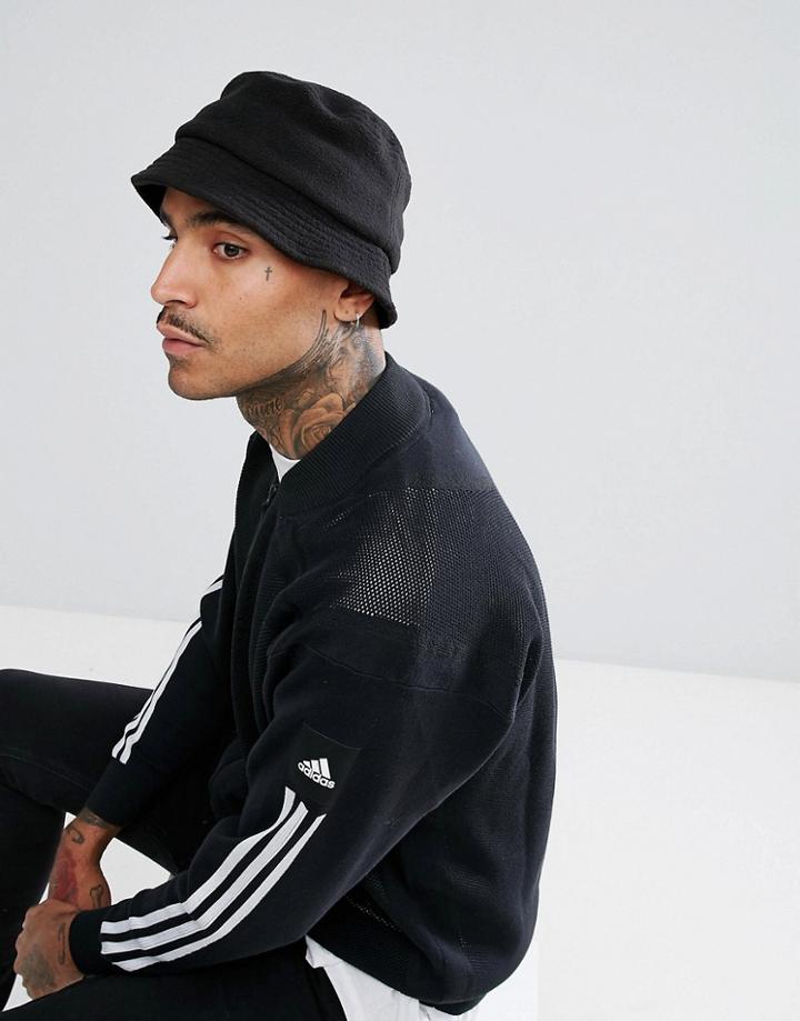 Asos Bucket Hat In Black Fleece - Black