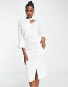 Liquorish Choker Neck Long Sleeve Midi Dress In White