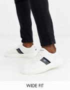 Original Penguin Wide Fit Chunky Sneaker In White