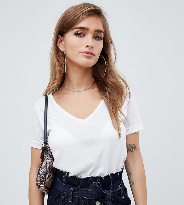 Boohoo Basic V Neck T Shirt In White - White